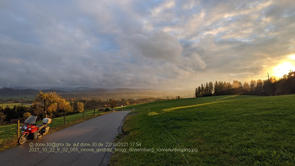 2021_10_22_fr_02_055_innova_gestratz_brugg_dinnensberg_sonnenuntergang.jpg