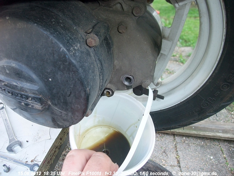 2012_06_15_fr_03_006_getriebeoelwechsel_altoel.jpg
