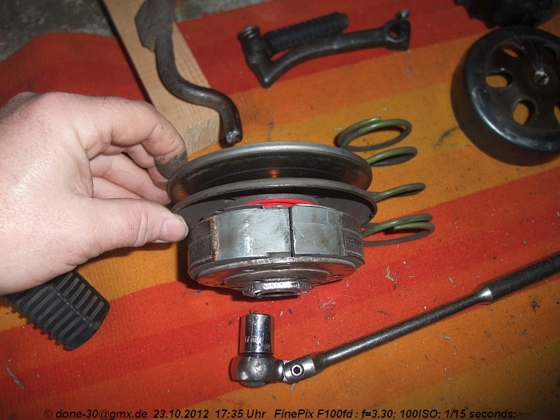 2012_10_23_di_01_018_gegendruckfeder_rot.jpg