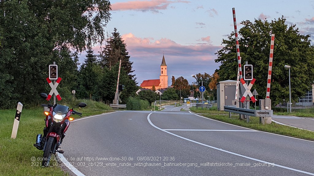 2021_08_08_so_02_003_cb125f_erste_runde_witzighausen_bahnuebergang_wallfahrtskirche_mariae_geburt.jpg