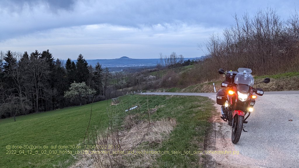 2022_04_12_di_02_010_honda_cb125f_zwischen_schlat_und_reichenbach_im_taele_vor_dem_hohenstaufen.jpg