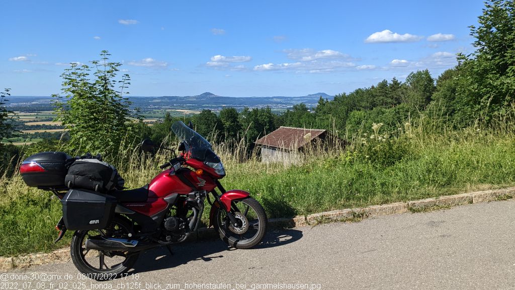 2022_07_08_fr_02_025_honda_cb125f_blick_zum_hohenstaufen_bei_gammelshausen.jpg