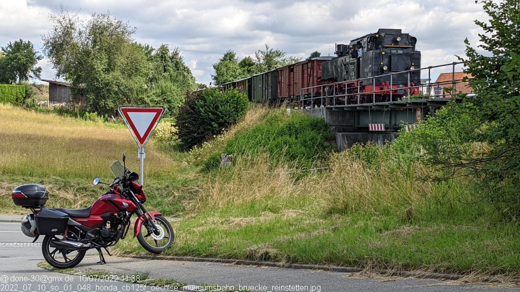 2022_07_10_so_01_048_honda_cb125f_oechlse_museumsbahn_bruecke_reinstetten.jpg