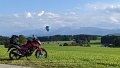 2021_09_04_sa_01_041_honda_cb125f_schirimobil_heissluftballone_bei_wald_ostallgaeu