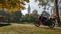 2022_10_03_mo_01_015_honda_cb125f_stoffenried_weiher_und_katholische_pfarrkirche_st_aegidius