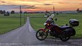 2022_10_03_mo_01_102_honda_cb125f_sonnenuntergang_bei_grafing_koenigsdorf_blick_zum_hohenpeissenberg