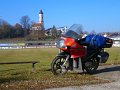 2017_02_11_sa_01_015_innova_sportplatz_puch_mit_edignalinde_und_st_sebastian_kirche