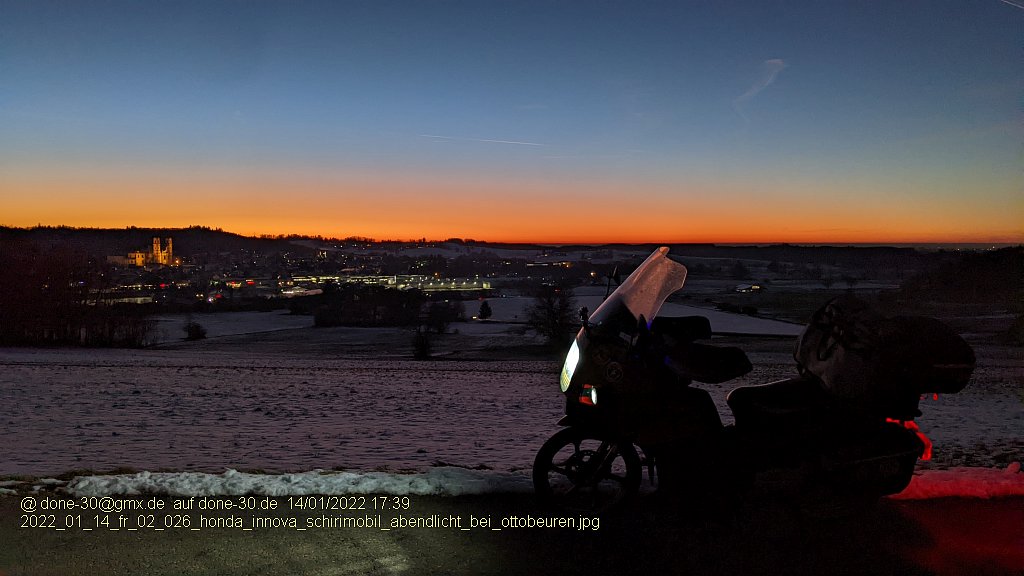 2022_01_14_fr_02_026_honda_innova_schirimobil_abendlicht_bei_ottobeuren.jpg