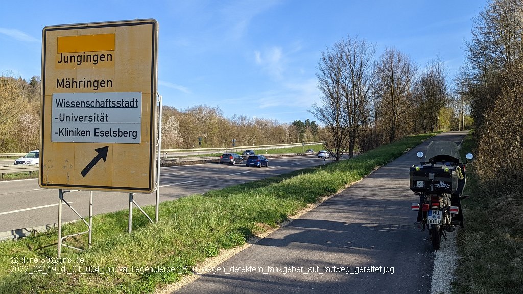 2022_04_19_di_01_004_innova_liegenbleiber_B10_wegen_defektem_tankgeber_auf_radweg_gerettet.jpg