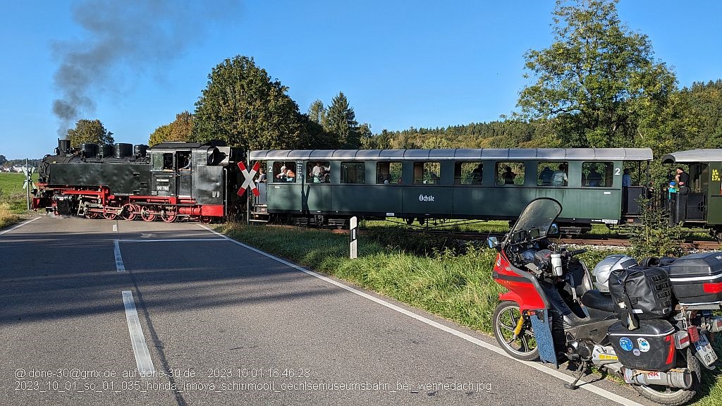 2023_10_01_so_01_035_honda_innova_schirimobil_oechlsemuseumsbahn_bei_wennedach.jpg