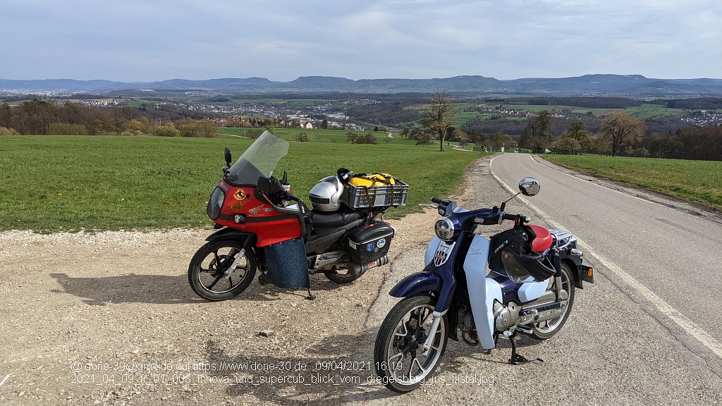 2021_04_09_fr_01_008_innova_und_supercub_blick_vom_diegelsberg_ins_filstal.jpg