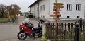 2018_11_04_so_01_003_innova_schirimobil_burgau_wegweiser_in_warmisried