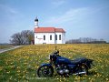 2003_04_25_fr_067_blumenwiese_und_kirche